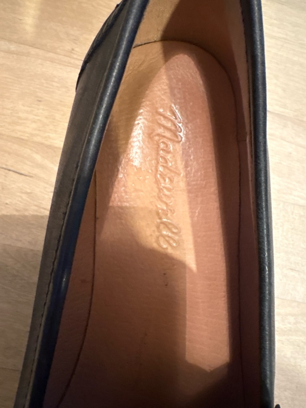 Madewell Women’s Black Leather Penny Loafers with Brown Welt Slip on Flats - Picture 4 of 6
